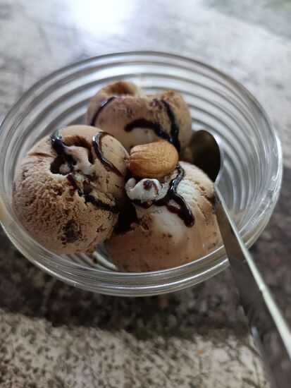 Ein Kokosmusseis in Capuccino - sehr, sehr lecker.