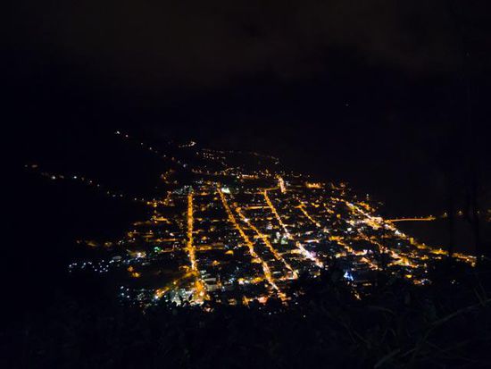 Aussicht auf Banos in der nacht
