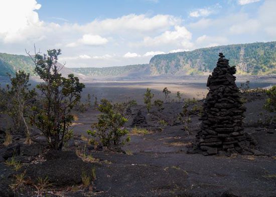Wanderung zu einem erloschenen Krater des Kilauea Vulkans