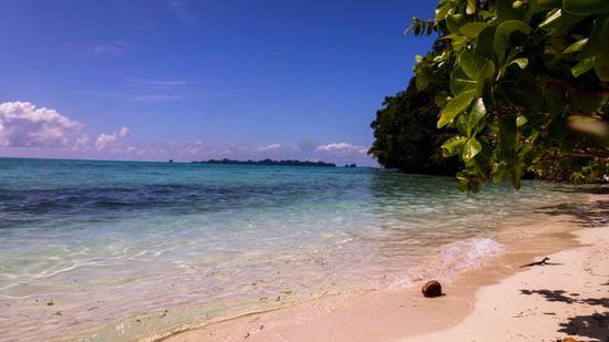 Lunchtime - Ulong Island