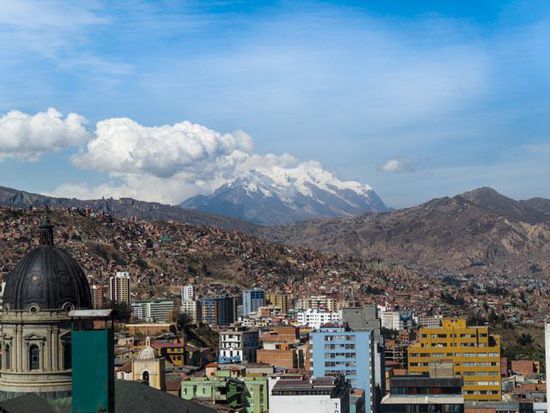 Aussicht auf La Paz mit den 6000ern im Hintergrund