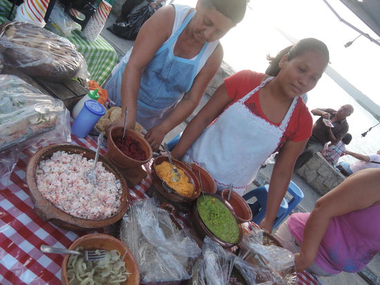 Da haben die Maedls etwas Leckeres vorbereitet!