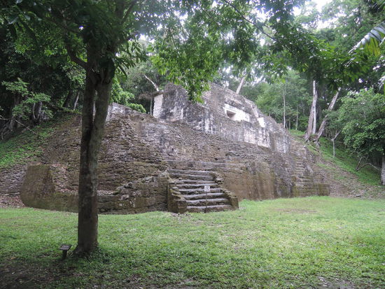 Auf zum ersten Gebaeude...