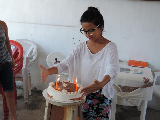 Maryori mit ihrer Torte