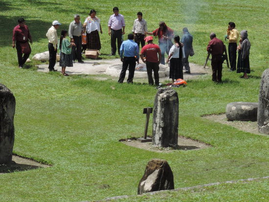 Opfergaben werden verbrannt