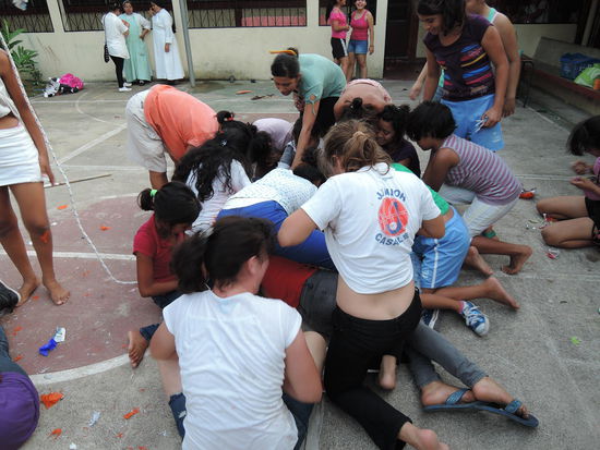 So sieht es aus, wenn die Piñata dann am Boden ist