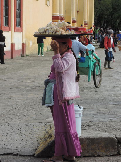...wird am Kopf getragen