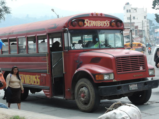 Die Chickenbusse fahren hier land auf...