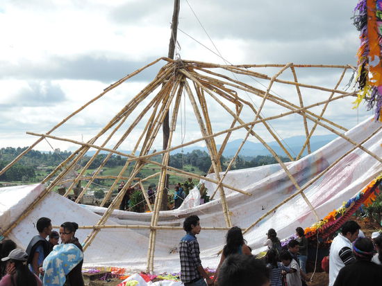 Die Zerstoerten: ein ganzes Jahr Arbeit fuer nix