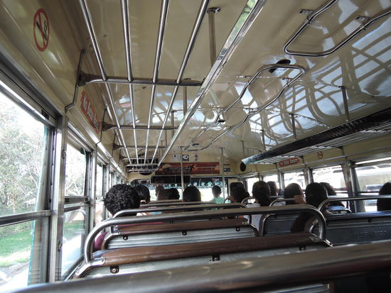 Das Wichtigste im Chickenbus: Radio volle Lautstaerke!!