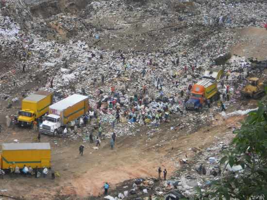 So schaut es auf der Muellhalde aus (das ist ein kleiner Teil)