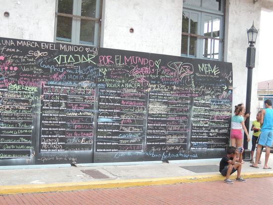 Hier schreiben die Leute auf, was sie vor ihrem Tod noch machen wollen.