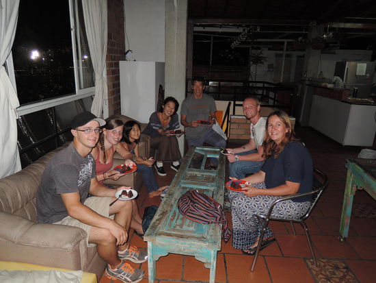 Noch einen schoenen Abend mit netten Leuten verbracht: Erik aus Canada, Elena aus Deutschland, Maeve, Julia und Will aus New York, Scott aus Washington y yo