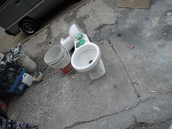 Hier werden die Klos gereinigt