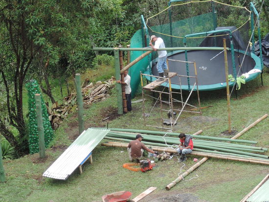 Hier wird viel aus Bambus gebaut