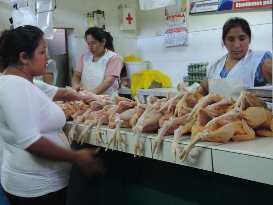 So sehen die Hendln dann im Markt aus.