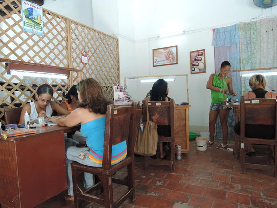 Da gab es fuer die Maedls mal wieder schoene Naegel