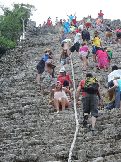 Da plagen sie sich rauf und rutschen wieder runter