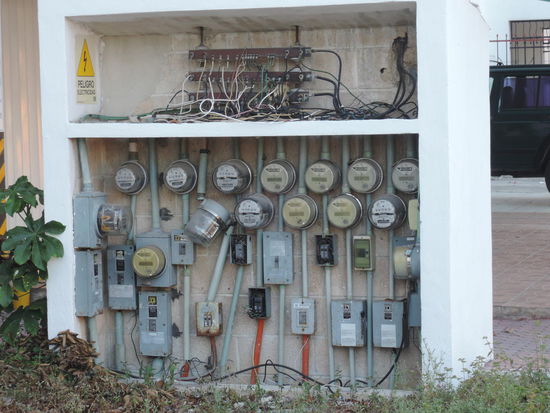 Elektrizitaet in Mexiko. Alles vor der Haustuer
