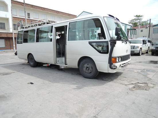 Der Bus Richtung Flores
