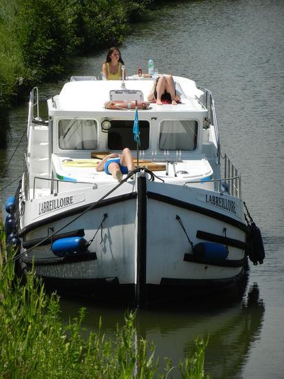 Sonne &amp; Kraft tanken vor der nächsten Schleuse 