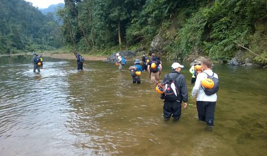 Auf dem Weg zur Hang-En-Höhle.