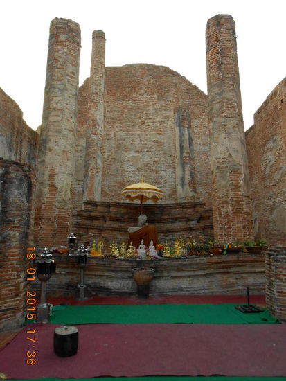 Die Reste des alten Tempels