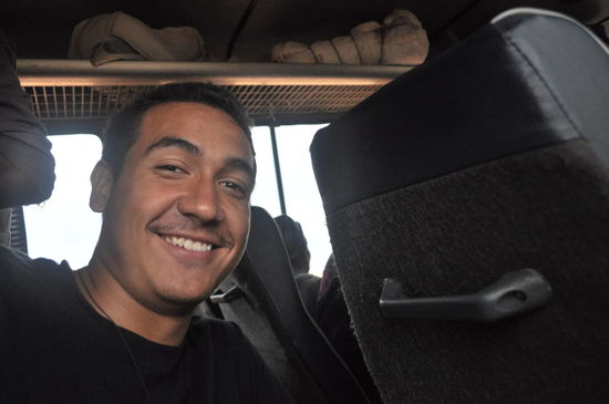 Da lässt es sich gut lachen. Im Expressbus nach Maputo - noch mit reichlich Platz.