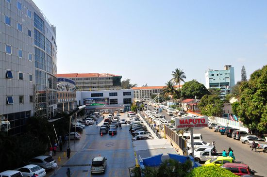 Straßenzug in Maputo.