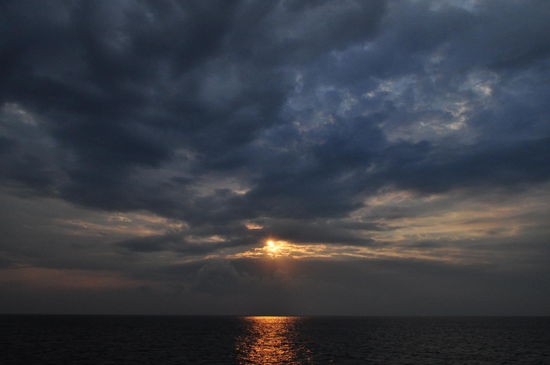 Bedrohliche Stimmung während der Fahrt über den Malawi-See. Doch die Götter waren uns gut gestimmt. Das Wetter klarte auf, es wurde ein sonniger Tag.