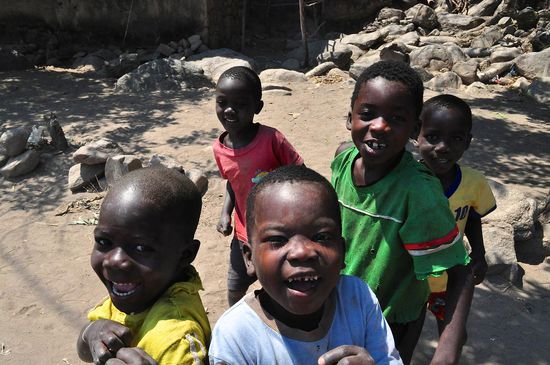 Die Kinder überschlugen sich beinahe vor Aufregung, wenn ihrem Wunsch, fotografiert zu werden nachgekommen wurde.