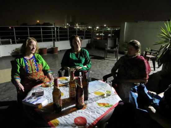 Diesmal waren wir sehr froh, auf unserer Dachterrasse zu sein