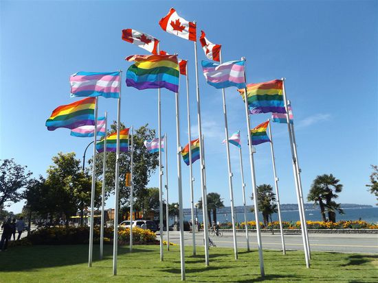 Weitere Überreste der Pride Week direkt bei English Bay