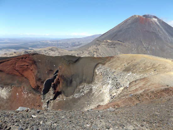 Red Crater und damit die Spitze (1886 m)