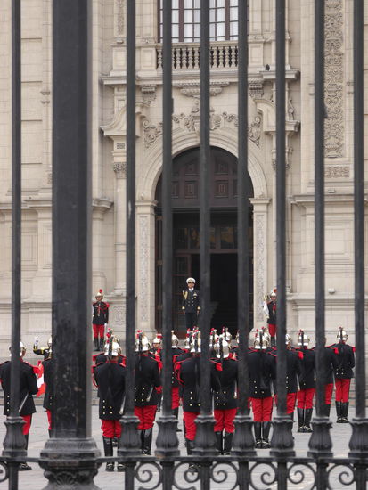 Wachablösung am Regierungspalast
