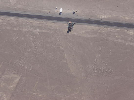 Aussichtsplattform... wäre wohl nicht ganz so cool gewesen...links daneben sieht man den "Baum", rechts die " Hand"