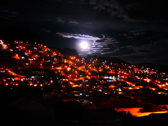 Vollmond ueber Cusco...