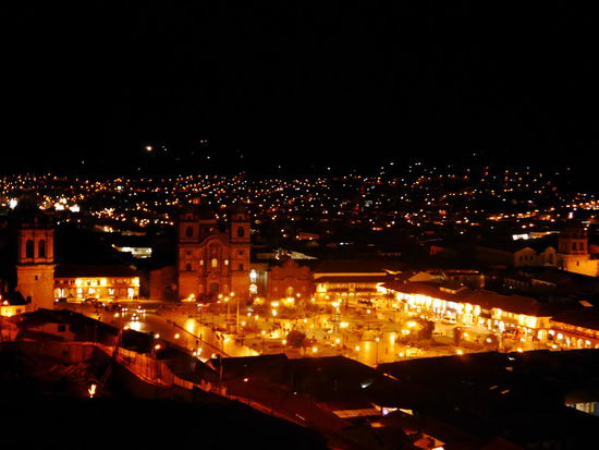 Plaza de Armas bei Nacht (Blick von unserer Dachtereasse)