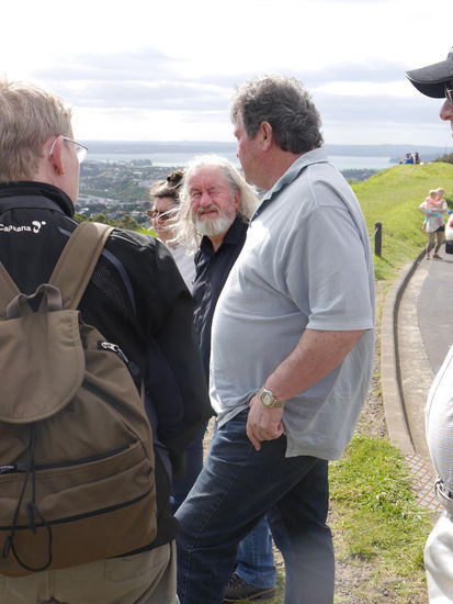 An wen erinnert euch dieser bärtige Mann?!  könnte grad aus Herr der Ringe sein.. 