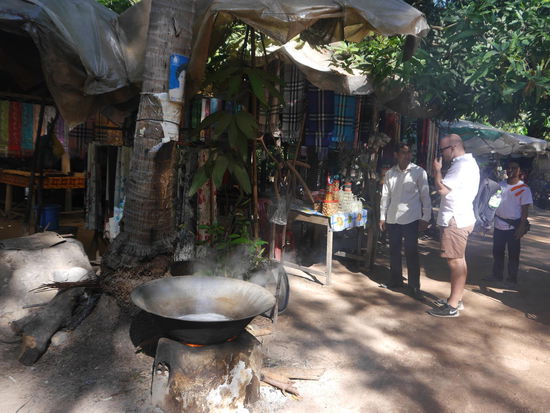 Herstellung von Palmzucker  - als  Süßigkeit aber nicht wirklich unser Ding