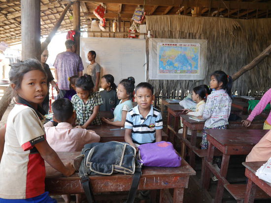 Besuch einer Schule in Kompong Pluk