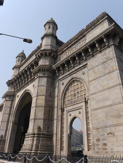 Gateway of India - leider konnte ich kein besseres Foto machen, da mehrere Militärfahrzeuge direkt davor plaziert waren