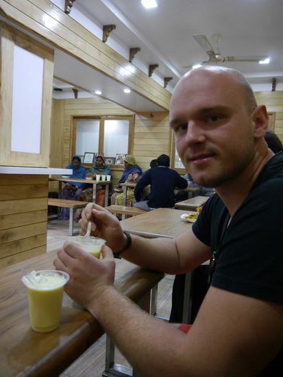 Makhani Lassi - das wohl beste der Stadt oder gar Indiens - da sind sich lonely planet, trip advisor und die Leute in Jodhpur einig