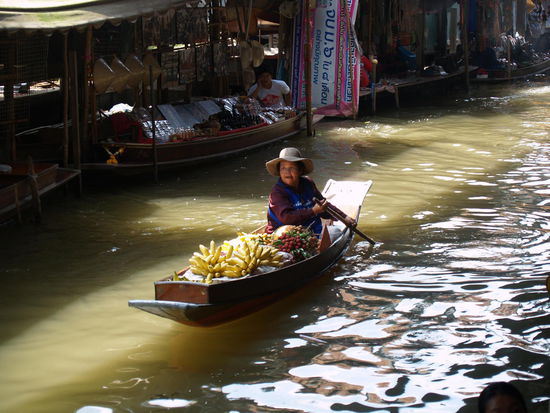 Der schwimmende Markt Damnoen Saduak...