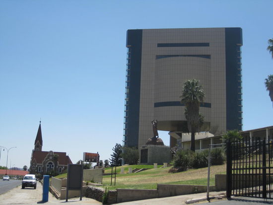 Kaffemaschine und Christus Kirche