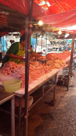 Das ist alles Fleisch bei 30 Grad auf Eis gelegt... 