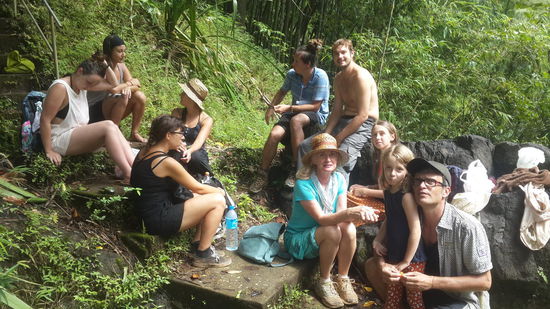 Jausenpause am Wasserfall...