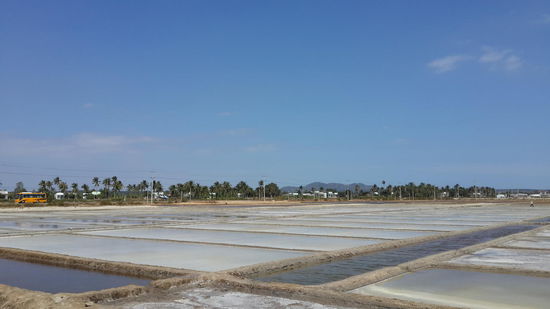 Salzfelder begleiteten uns einige Kilometer...