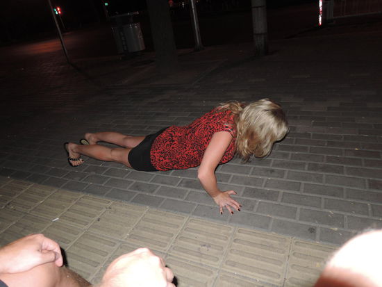 Liegestützwettbewerb - es war ihre Idee.