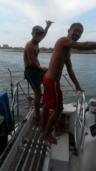 Capitán und Mono - bis auf ihre vollständige Weigerung, etwas anderes als Spanisch zu sprechen, tolle Kerle.